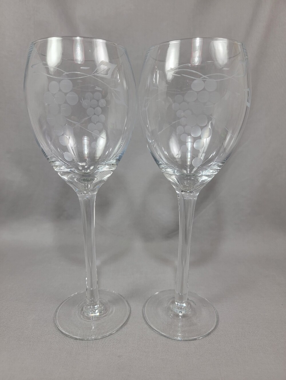 Vtg Etched Grape Vine Wine Glasses Lot of 2 Clear Stemmed Glassware